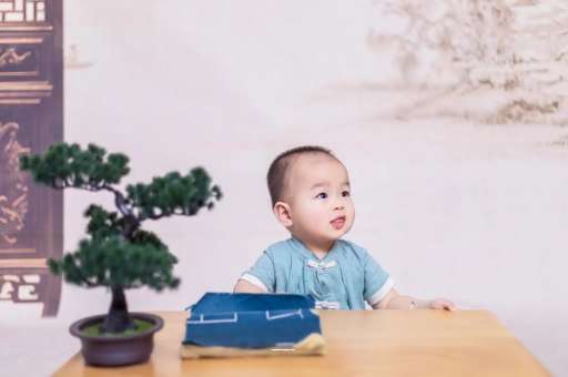 舞钢宝宝眼屎多是什么原因 舞钢宝宝眼屎多是什么原因